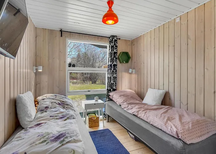 Three-bedroom In Holiday home *