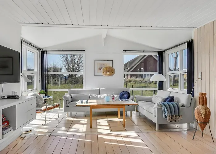 Three-bedroom In Holiday home *